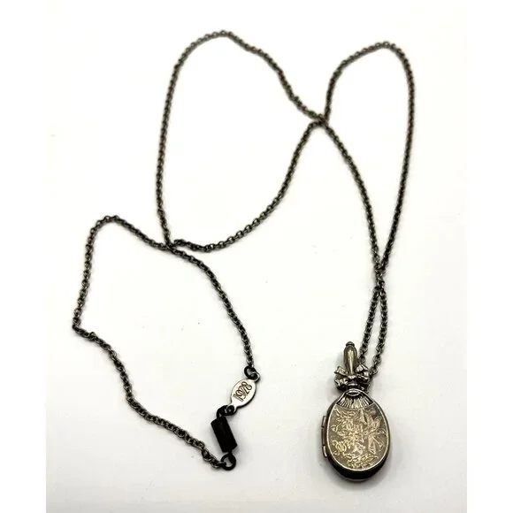 Antique "1928"  Floral Engraved Locket Pendant Necklace Silver-Tone Chain - Picture 2 of 9